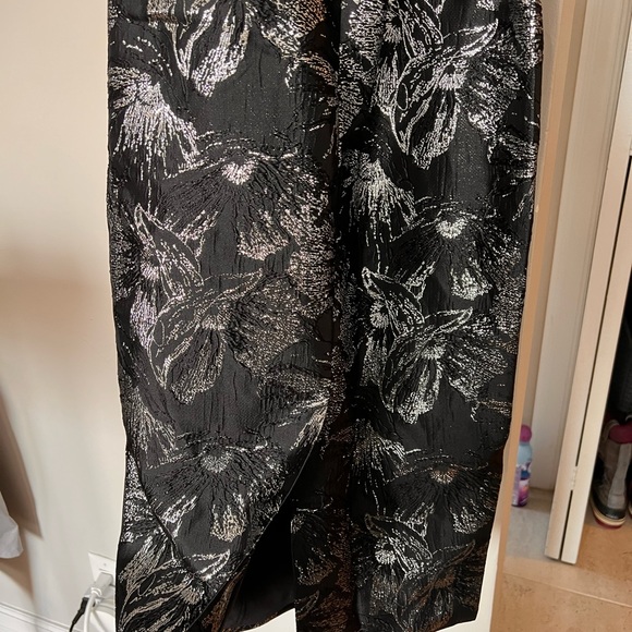 Glamorous Black Floral Christmas Mesh Sequins Off-Shoulder Dress - Picture 9 of 16